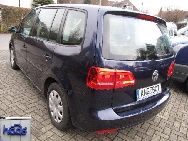 Gebraucht VW Touran 105 PS (77 kW) 2015 Blau metallic Van / Kleinbus