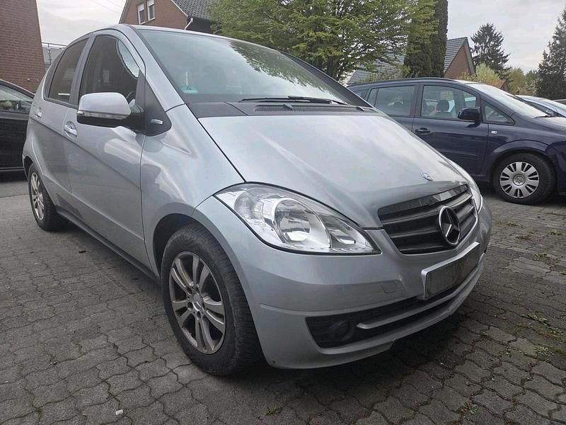 Second-hand Mercedes A160 2011 Argintiu Break