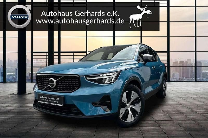 Blau Gebraucht 2022 Volvo XC40 Plus SUV | 33.777 € (Fairer Preis) - Bild 1/4