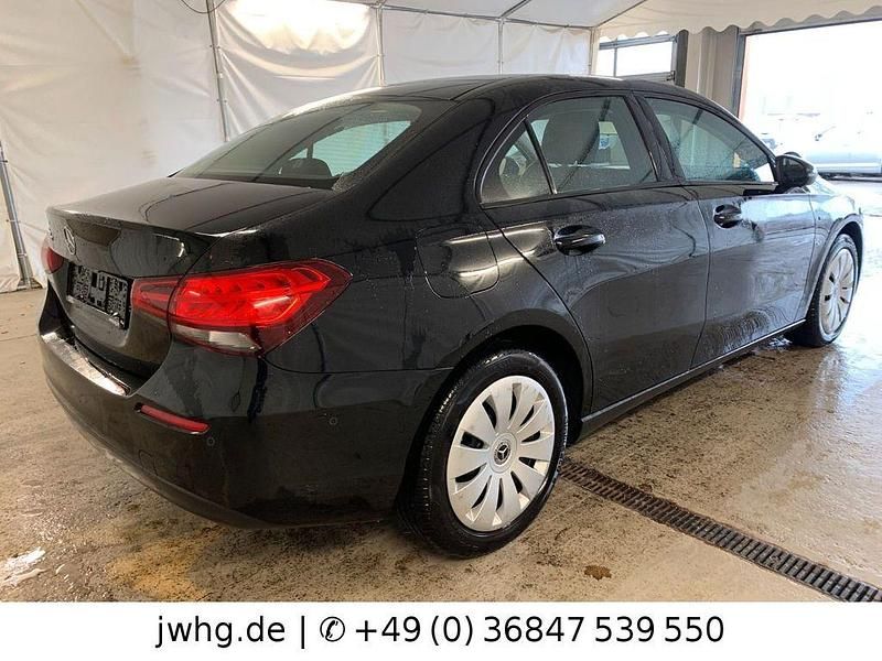 Gebraucht Mercedes A250 160 PS (117 kW) 2020 Nachtschwarz Limousine