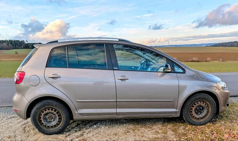 Gebraucht VW Golf VII 105 PS (77 kW) 2012 Braun Limousine