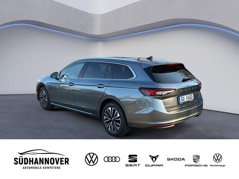 Gebraucht Skoda Superb Selection 150 PS (110 kW) 2026 Grau Kombi