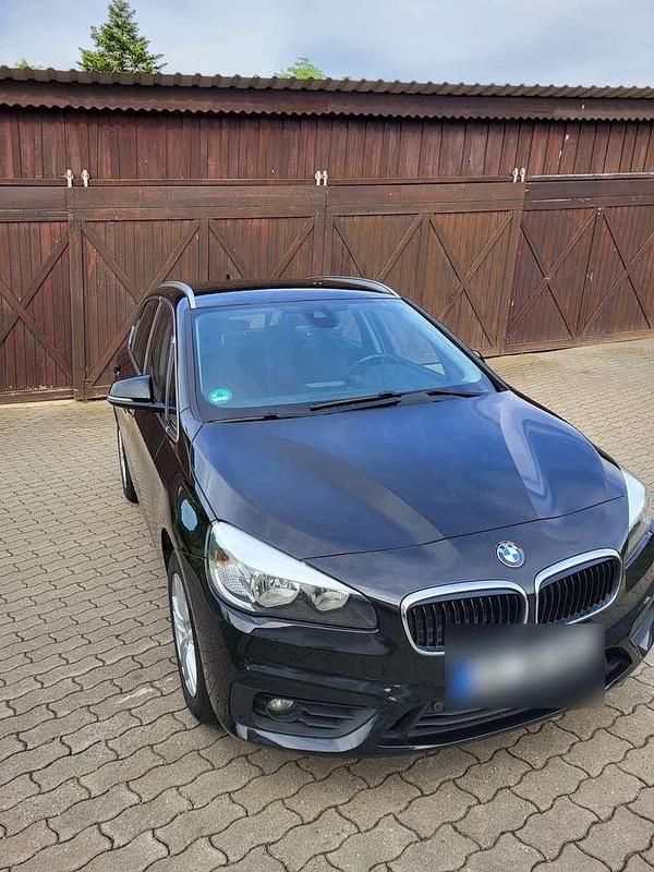 Gebraucht BMW 218 150 PS (110 kW) 2015 Schwarz Van / Kleinbus