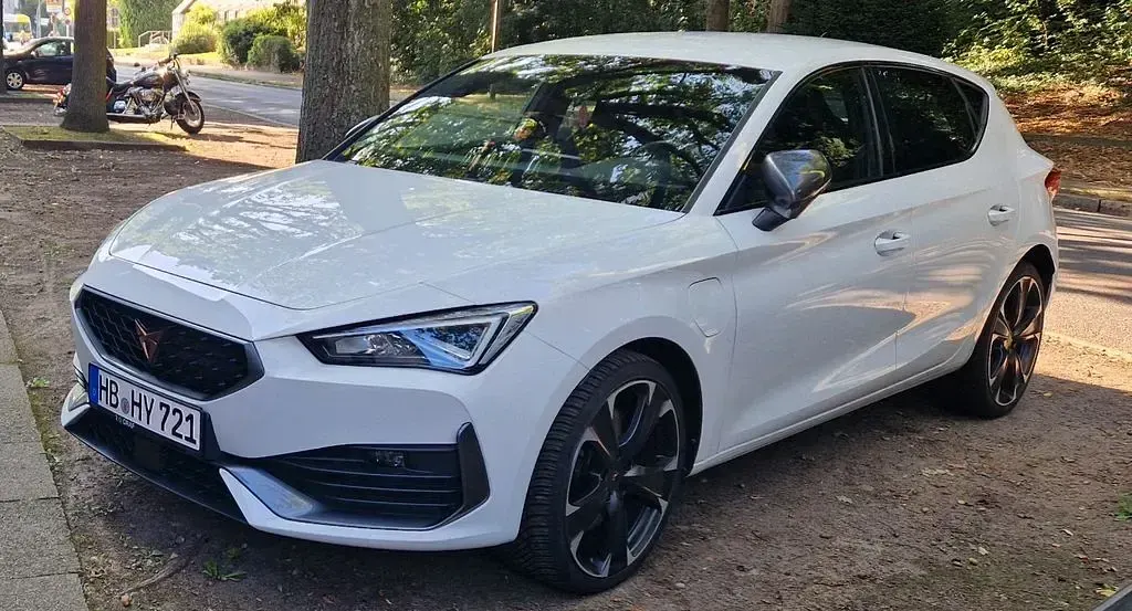 Gebraucht Cupra Leon 245 PS (180 kW) 2021 Weiß Limousine