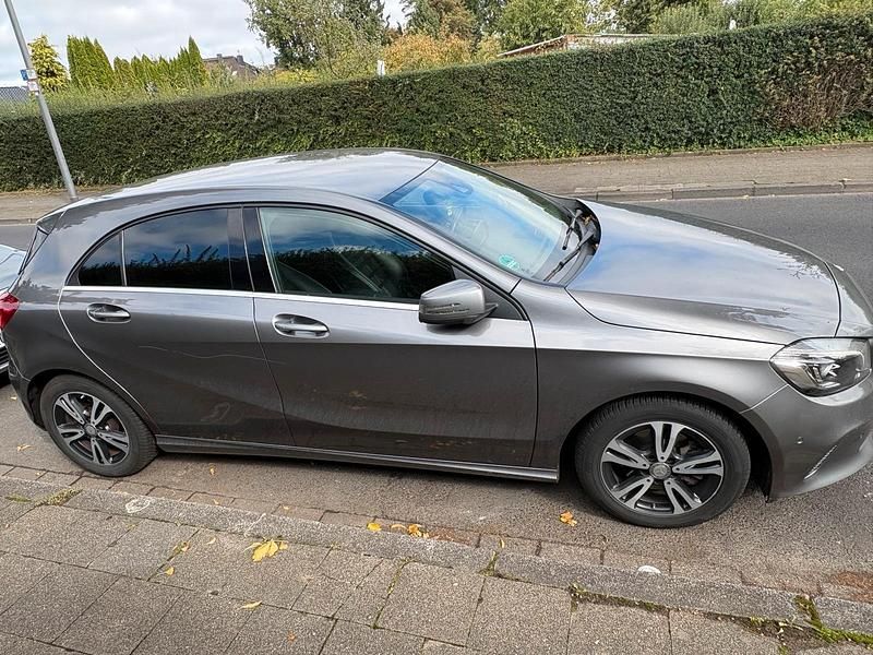 Gebraucht Mercedes A200 136 PS (100 kW) 2017 Grau Kombi