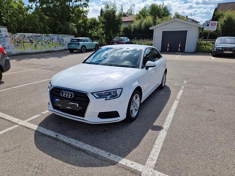 Weiß Gebraucht 2019 Audi A3 Advanced Limousine | 16.000 € (Guter Preis) - Bild 1/4