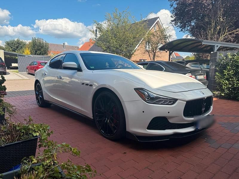 Gebraucht Maserati Ghibli 350 PS (257 kW) 2017 Weiß Limousine