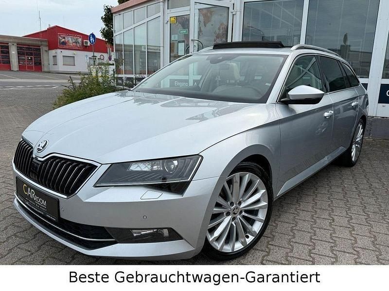 Silber Gebraucht 2016 Skoda Superb Style Kombi | 15.990 € (Fairer Preis) - Bild 1/4