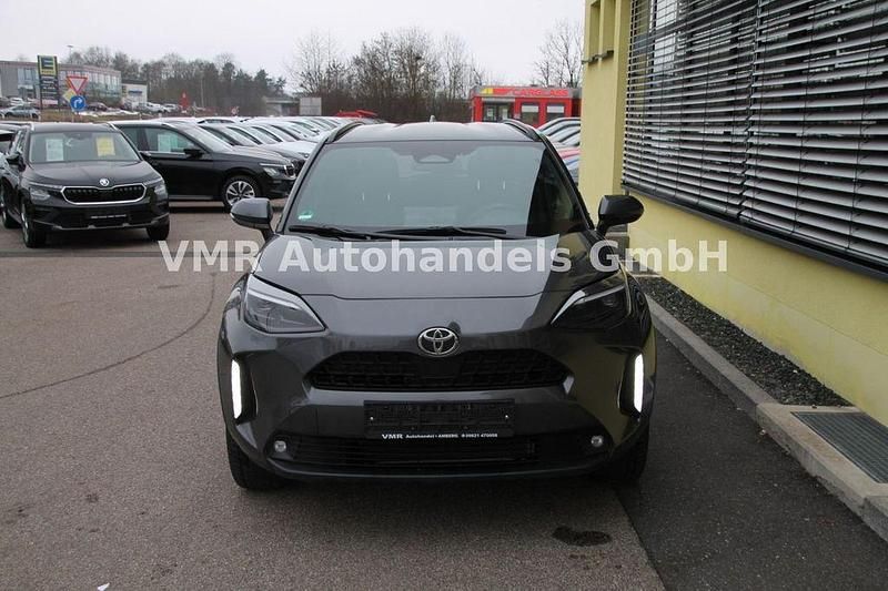 Gebraucht Toyota Yaris Cross 92 PS (67 kW) 2024 Grau SUV