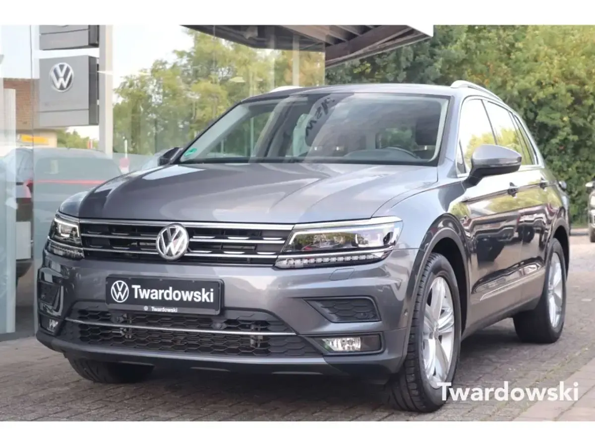 Gebraucht VW Tiguan Highline 150 PS (110 kW) 2020 Grau SUV