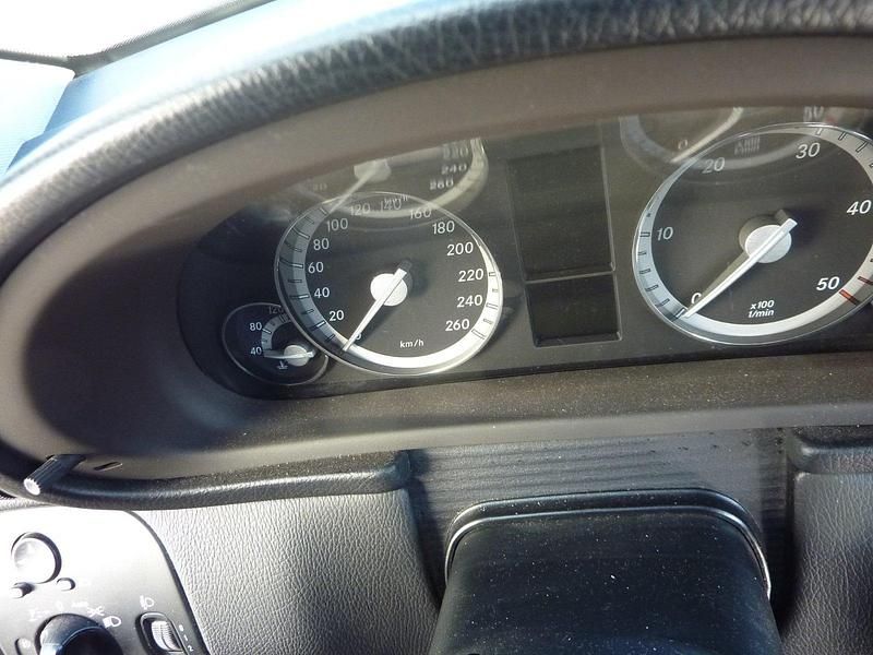 Gebraucht Mercedes 220 150 PS (110 kW) 2006 Beige Kombi