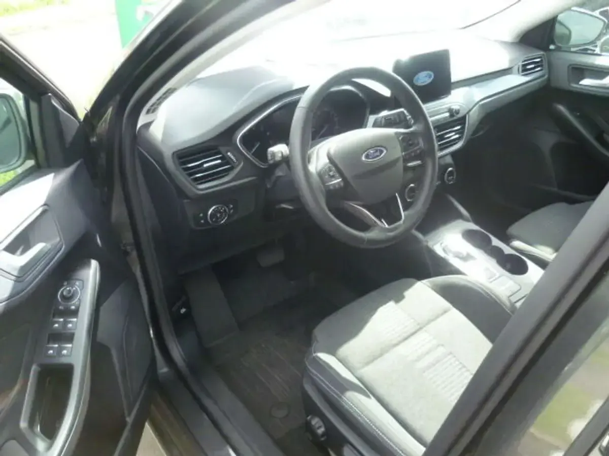 Gebraucht Ford Focus Active 125 PS (91 kW) 2022 Magnetic graumetallic Kombi