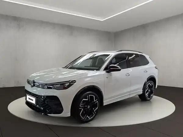 Neu VW Tiguan 150 PS (110 kW) 2026 Pure white SUV
