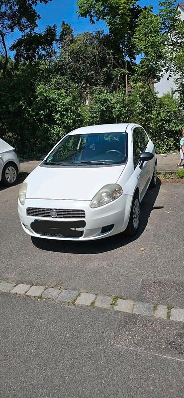 Weiß Gebraucht 2009 Fiat Punto Kleinwagen | 1.500 € (Fairer Preis) - Bild 1/4