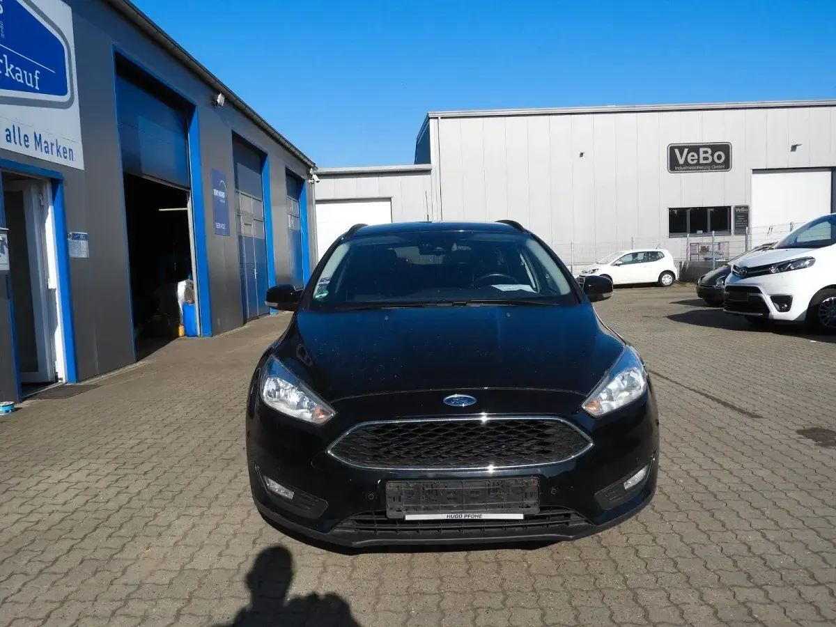 Gebraucht Ford Focus Business Edition 125 PS (91 kW) 2016 Schwarz Limousine