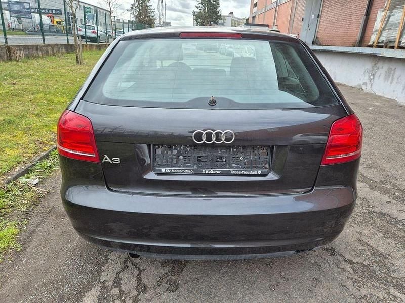 Gebraucht Audi A3 Ambiente 102 PS (75 kW) 2010 Grau Kleinwagen