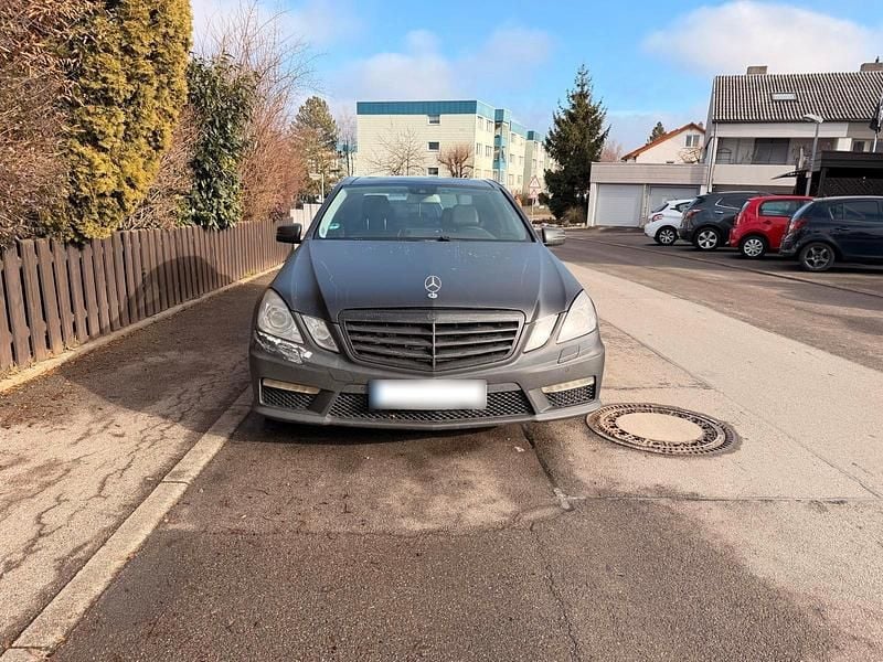 Gebraucht Mercedes E350 265 PS (194 kW) 2012 Weiß Limousine