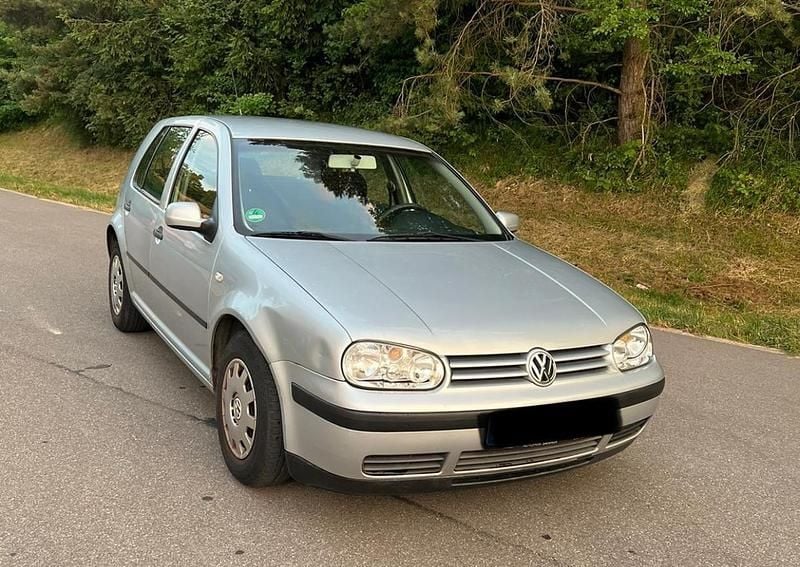 Silber Gebraucht 2003 VW Golf Limousine | 1.199 € (Superpreis) - Bild 1/4