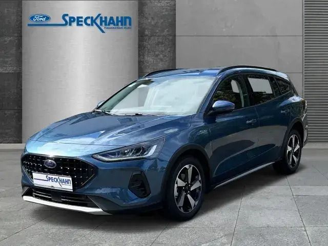 Chromablau metallic Gebraucht 2024 Ford Focus Active | 28.990 € (Fairer Preis) - Bild 1/4