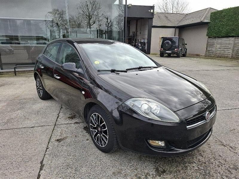 Gebraucht Fiat Bravo 105 PS (77 kW) 2014 Schwarz Kleinwagen