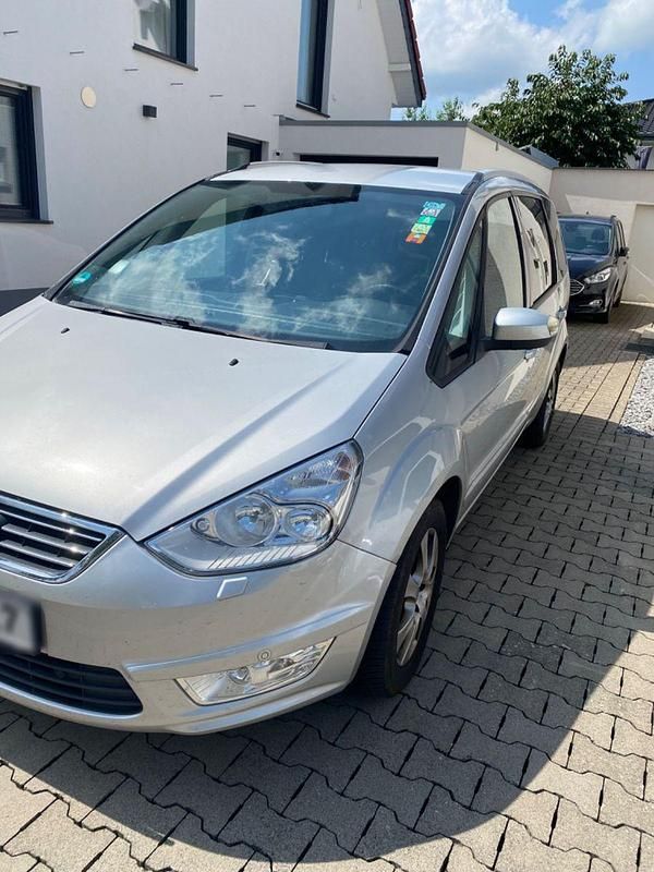 Gebraucht Ford Galaxy Trend 140 PS (102 kW) 2014 Silber Van / Kleinbus