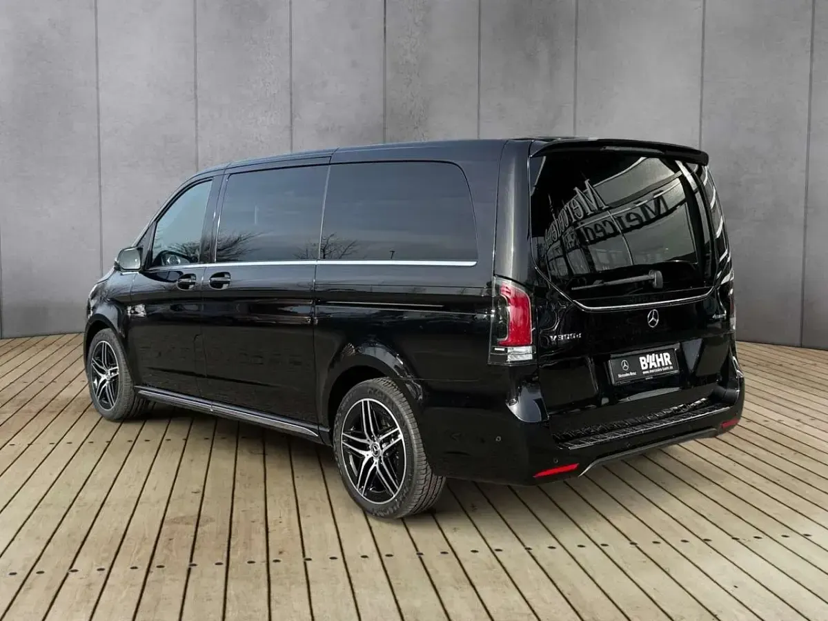 Gebraucht Mercedes V300 AMG 237 PS (174 kW) 2025 Obsidianschwarz Van / Kleinbus