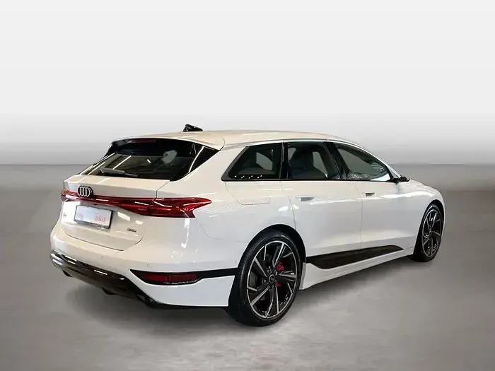 Gebraucht Audi A6 e-tron Ambiente 314 kW (428 PS) 2025 Gletscherweiß metallic Kombi