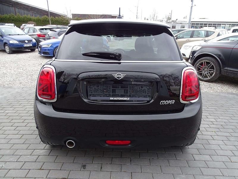 Gebraucht Mini Cooper 136 PS (100 kW) 2019 Schwarz Kleinwagen