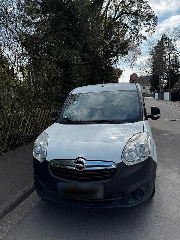 Second-hand Opel Combo 95 CP (69 kW) 2018 Alb Monovolum