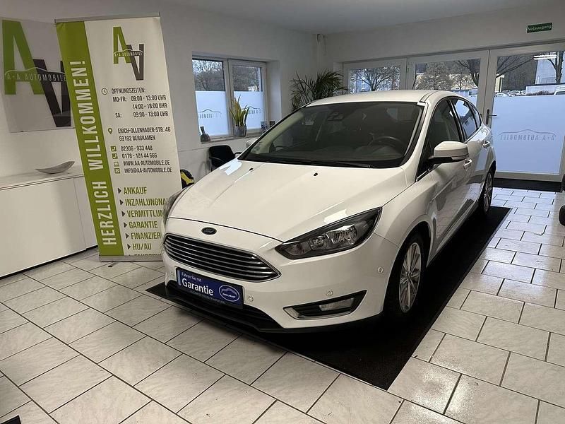 Gebraucht Ford Focus Titanium 125 PS (91 kW) 2017 Frostweiß Kleinwagen