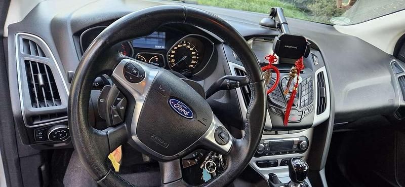 Gebraucht 2012 Ford Focus Trend Kombi | 5.500 € - Bild 1/4