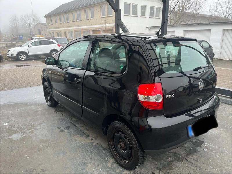 Gebraucht VW Fox 54 PS (39 kW) 2008 Schwarz Kleinwagen