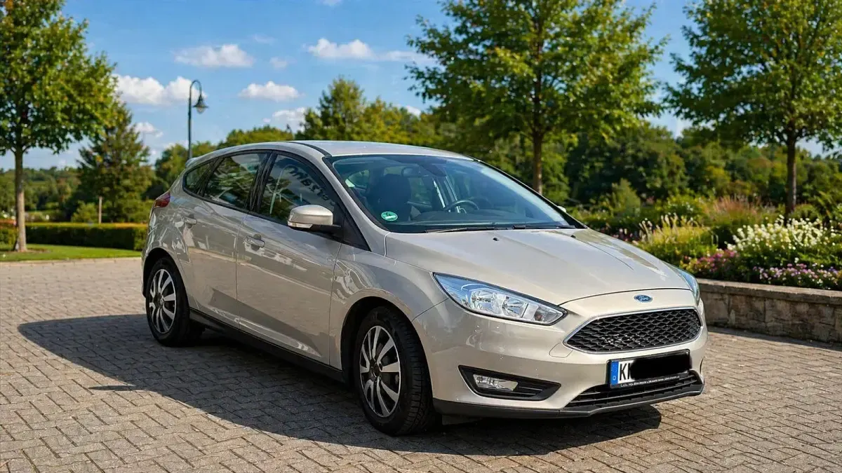 Usata Ford Focus 120 CV (88 kW) 2015 Oro Utilitaria