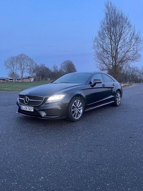 Schwarz Gebraucht 2016 Mercedes CLS350 AMG Coupé | 22.900 € (Fairer Preis) - Bild 1/4