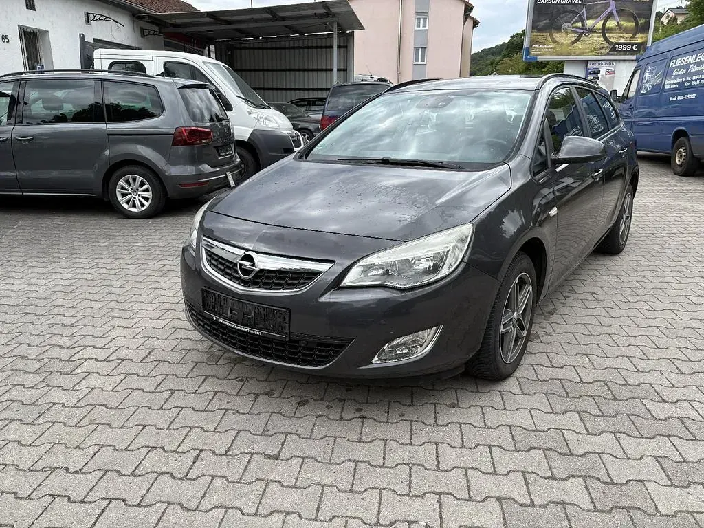 Gebraucht Opel Astra Sport 140 PS (102 kW) 2010 Grau Kombi