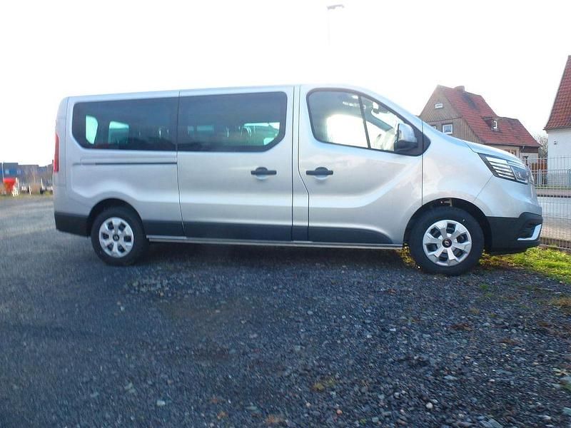 Gebraucht Renault Trafic 150 PS (110 kW) 2024 Grau Van / Kleinbus