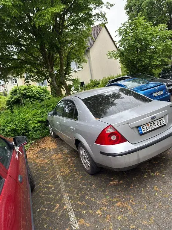 Gebraucht Ford Focus 101 PS (74 kW) 2002 Grau Limousine
