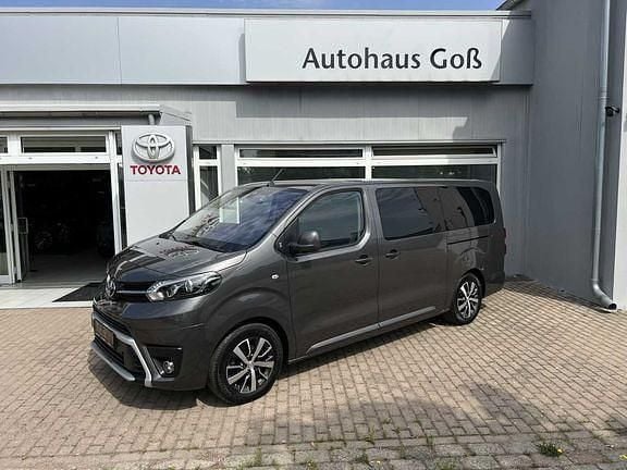 Basaltgrau metallic Gebraucht 2023 Toyota Proace Verso Plus Kombi | 47.999 € - Bild 1/4