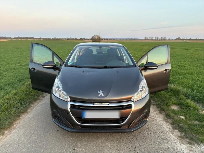 Grau Gebraucht 2016 Peugeot 208 Kleinwagen | 5.600 € - Bild 1/4