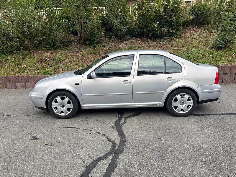 Silber Gebraucht 1999 VW Bora Limousine | 5.999 € (Teuer) - Bild 1/4