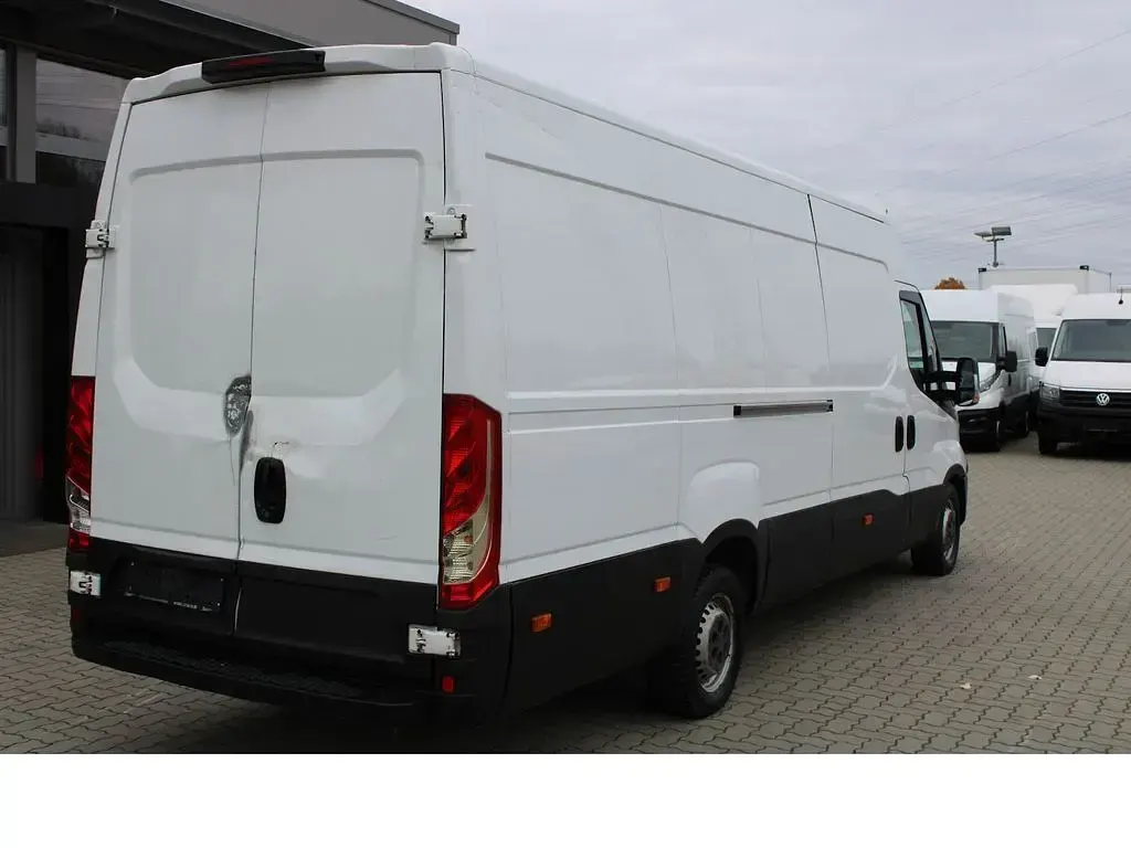 Occasion Iveco Daily 156 ch (114 kW) 2017 Blanc Monospace