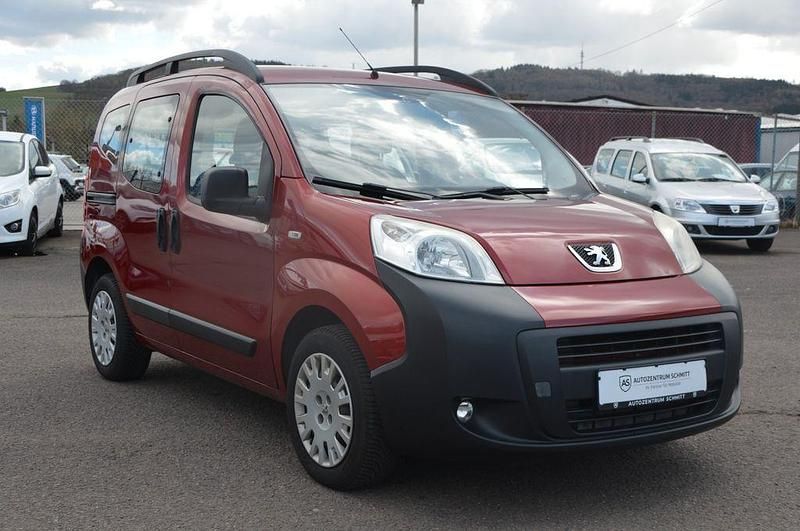 Gebraucht Peugeot Bipper Basis 73 PS (53 kW) 2010 Rot Van / Kleinbus