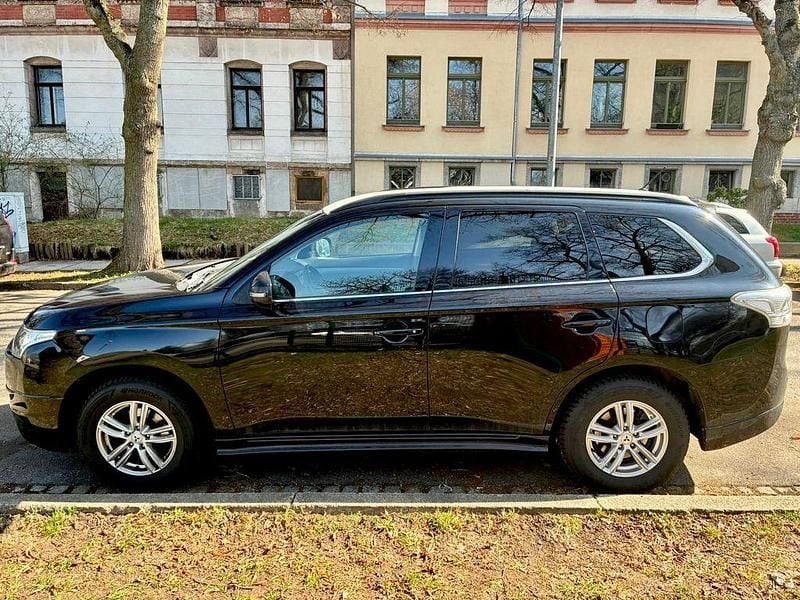 Gebraucht Mitsubishi Outlander 150 PS (110 kW) 2013 Schwarz SUV