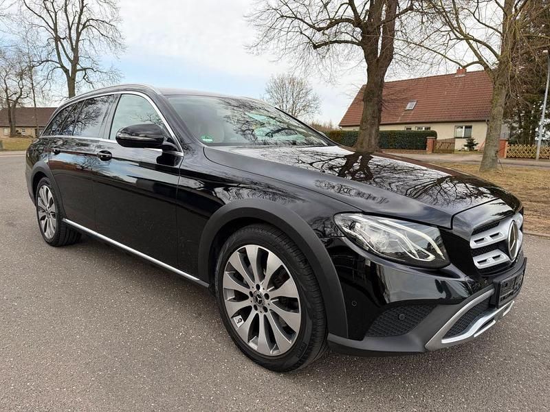 Gebraucht Mercedes E220 All-Terrain 194 PS (142 kW) 2017 Schwarz Kombi