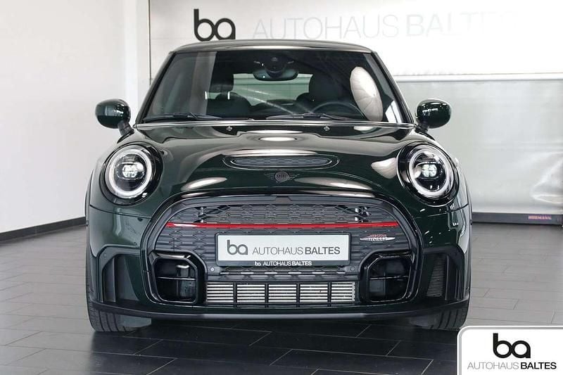 Gebraucht Mini John Cooper Works 231 PS (169 kW) 2024 Rebel green uni Kleinwagen