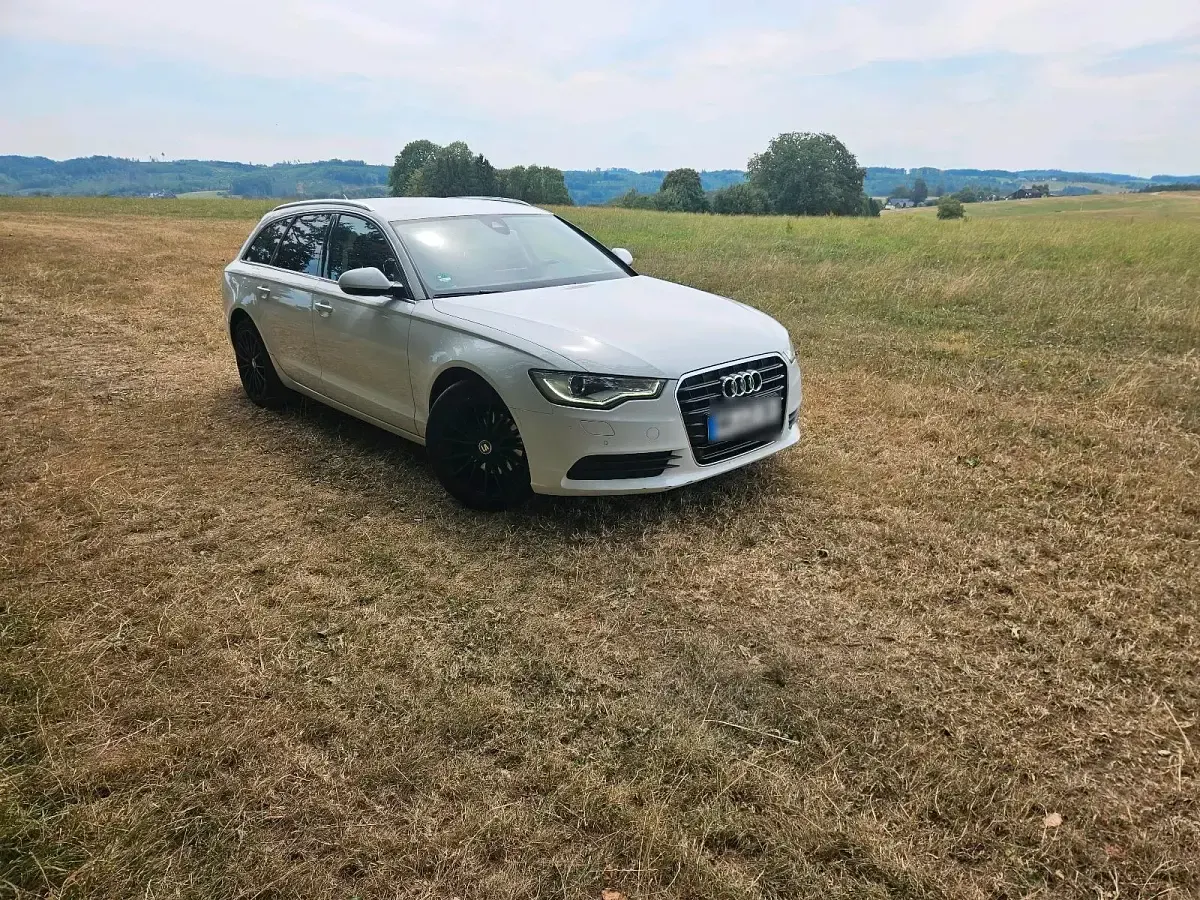 Gebraucht Audi A6 Comfort 177 PS (130 kW) 2012 Weiß Kombi