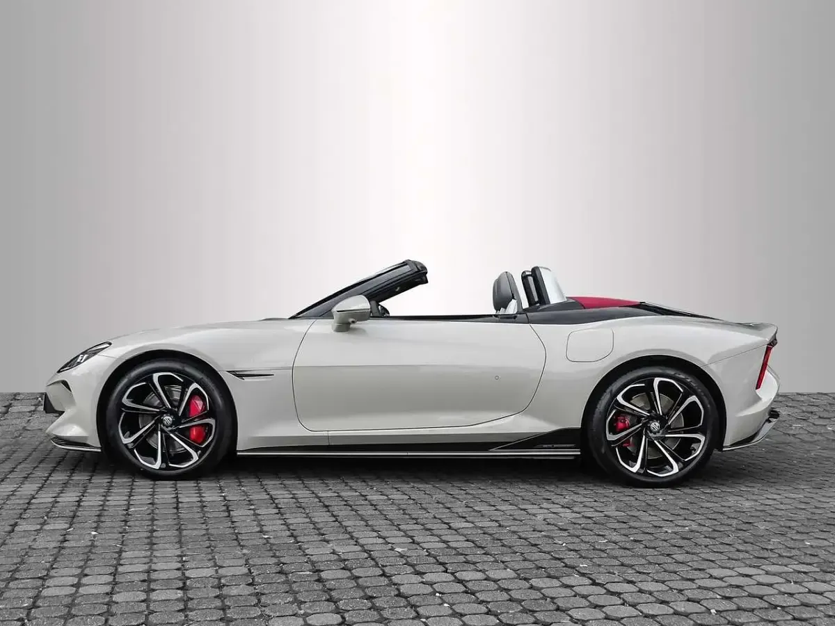 Gebraucht MG Cyberster 375 kW (510 PS) 2025 Diamond red Cabrio