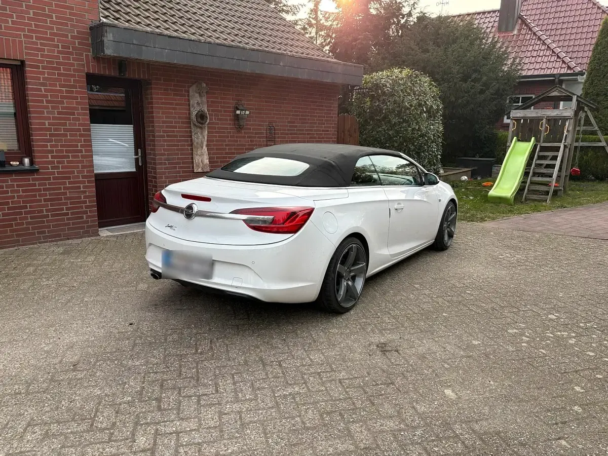 Gebraucht Opel Cascada 140 PS (102 kW) 2013 Weiß Cabrio