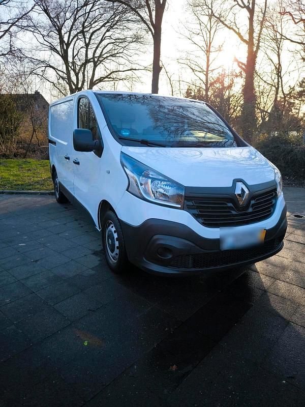 Gebraucht Renault Trafic 90 PS (66 kW) 2018 Weiß Van / Kleinbus