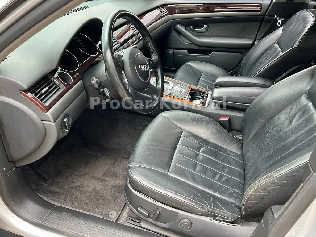 Gebraucht Audi A8 280 PS (205 kW) 2004 Lichtsilber metallic (metallic) Limousine
